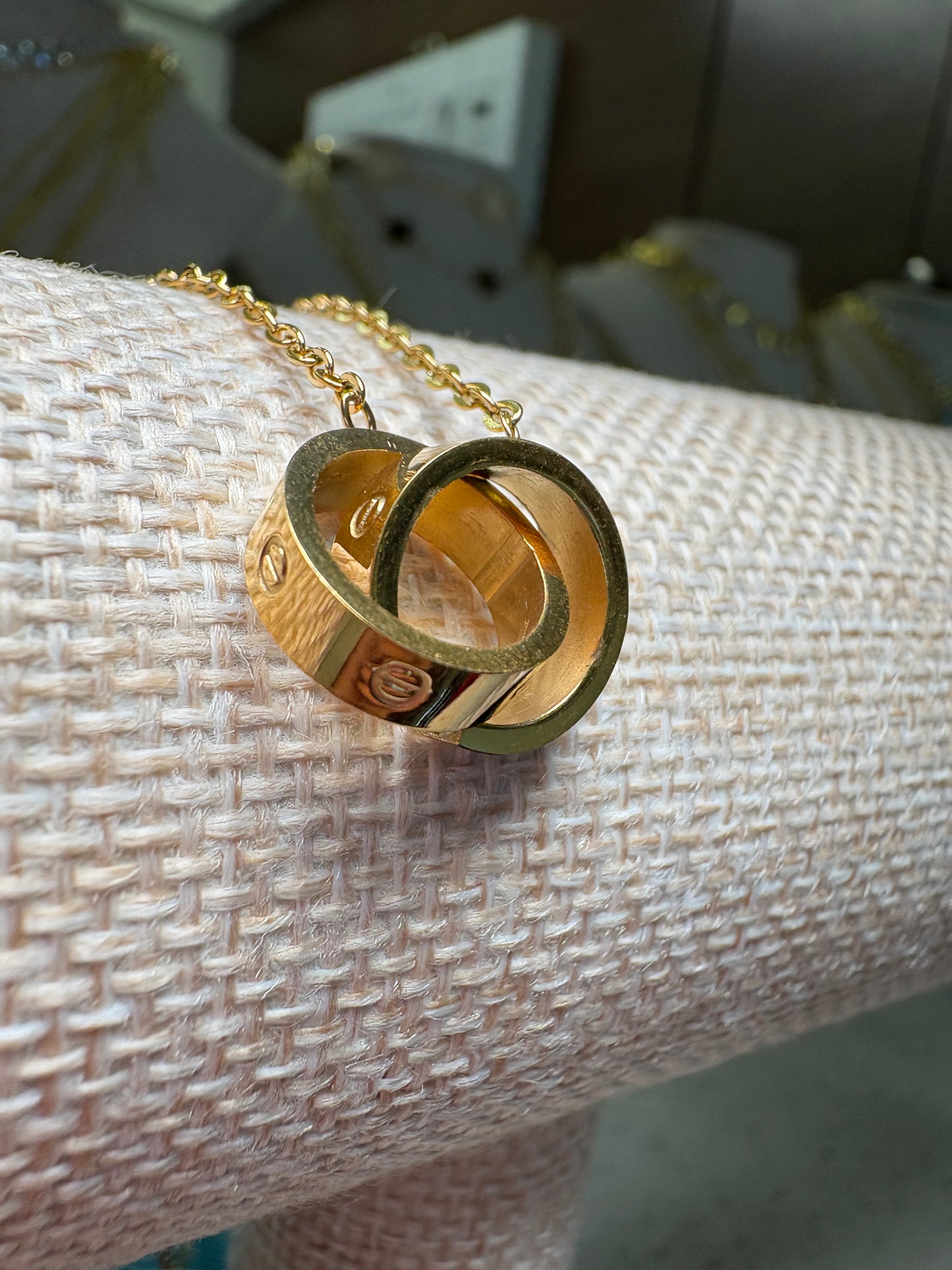 Screw Interlaced Neckalce