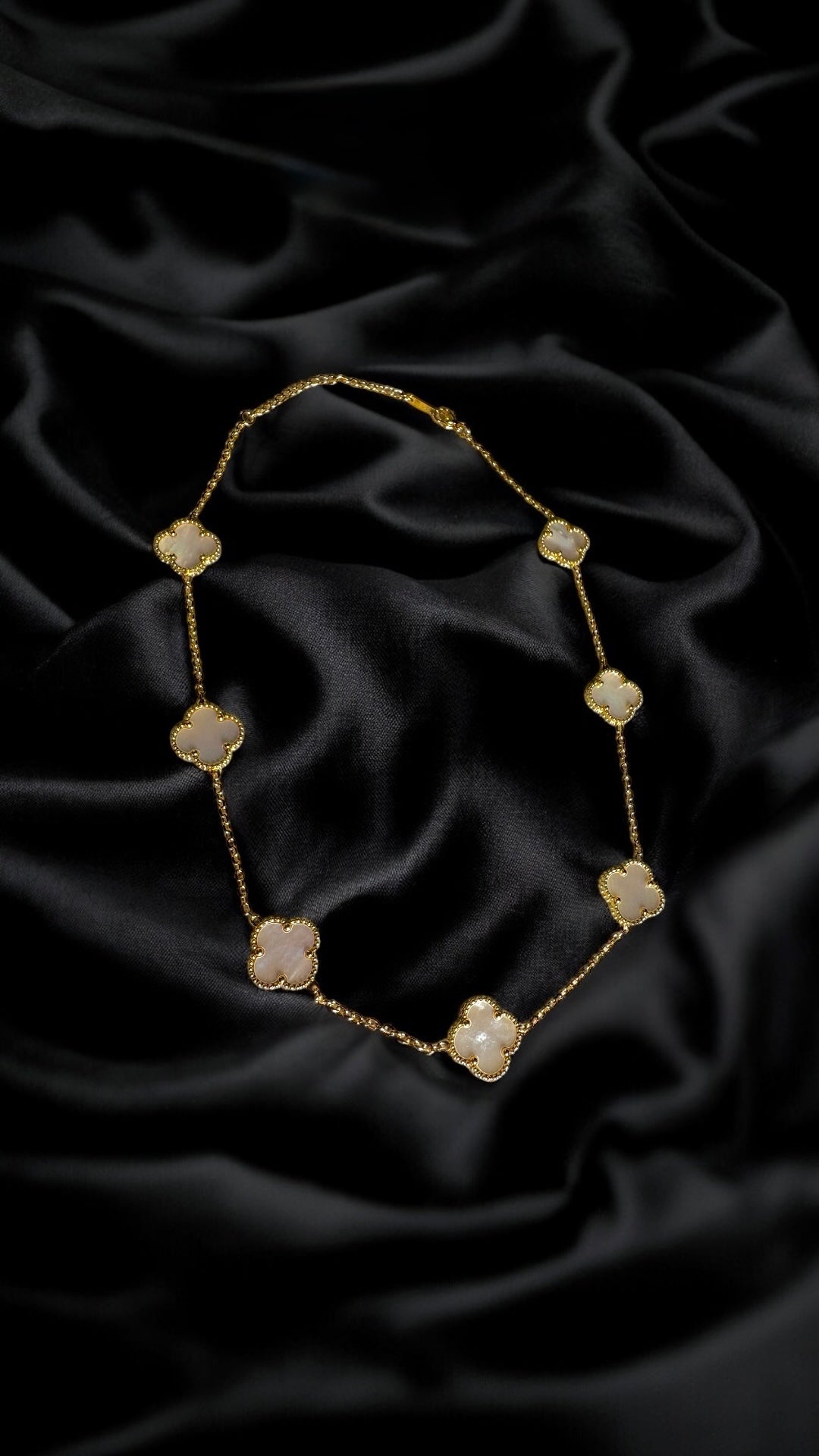Clover Necklace Gold-White