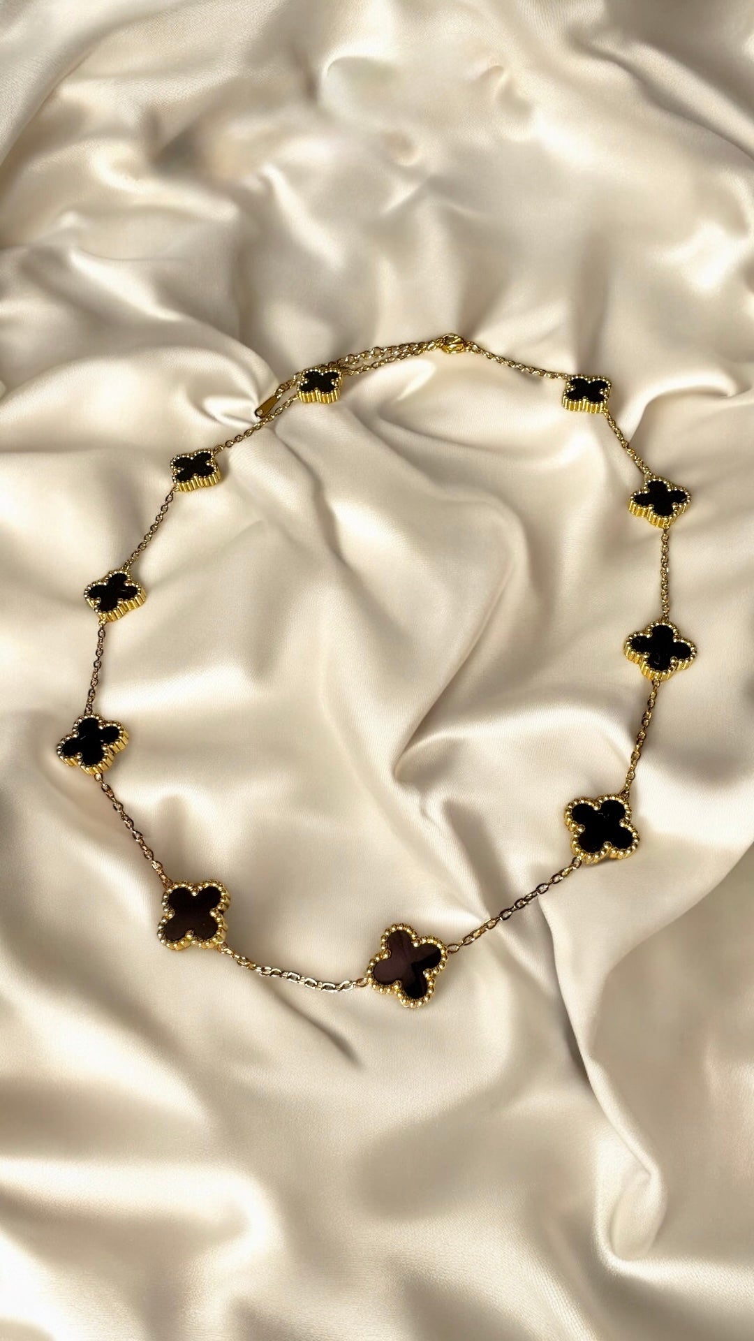 Clover Necklace Gold-Black